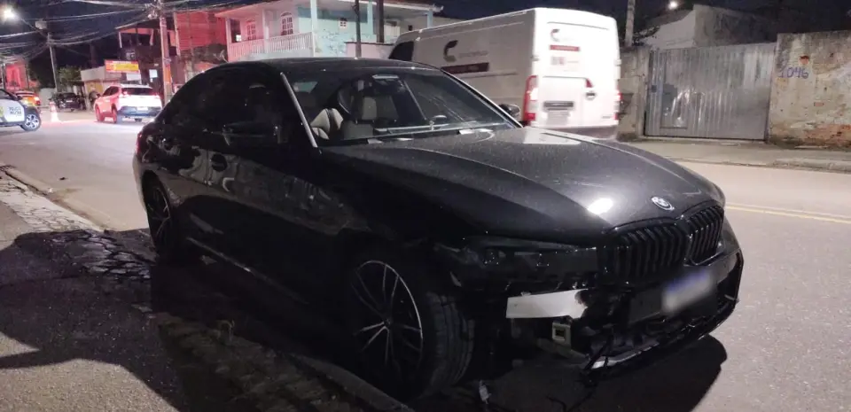 Jovem morre atropelado por carro de luxo no Cajuru; comoção toma conta e pai da vítima impede nova tragédia em meio à revolta popular